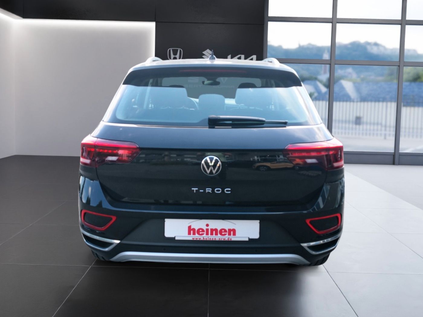 Volkswagen T-Roc 1.5 TSI Style DSG - Samsaru's Car Outlet