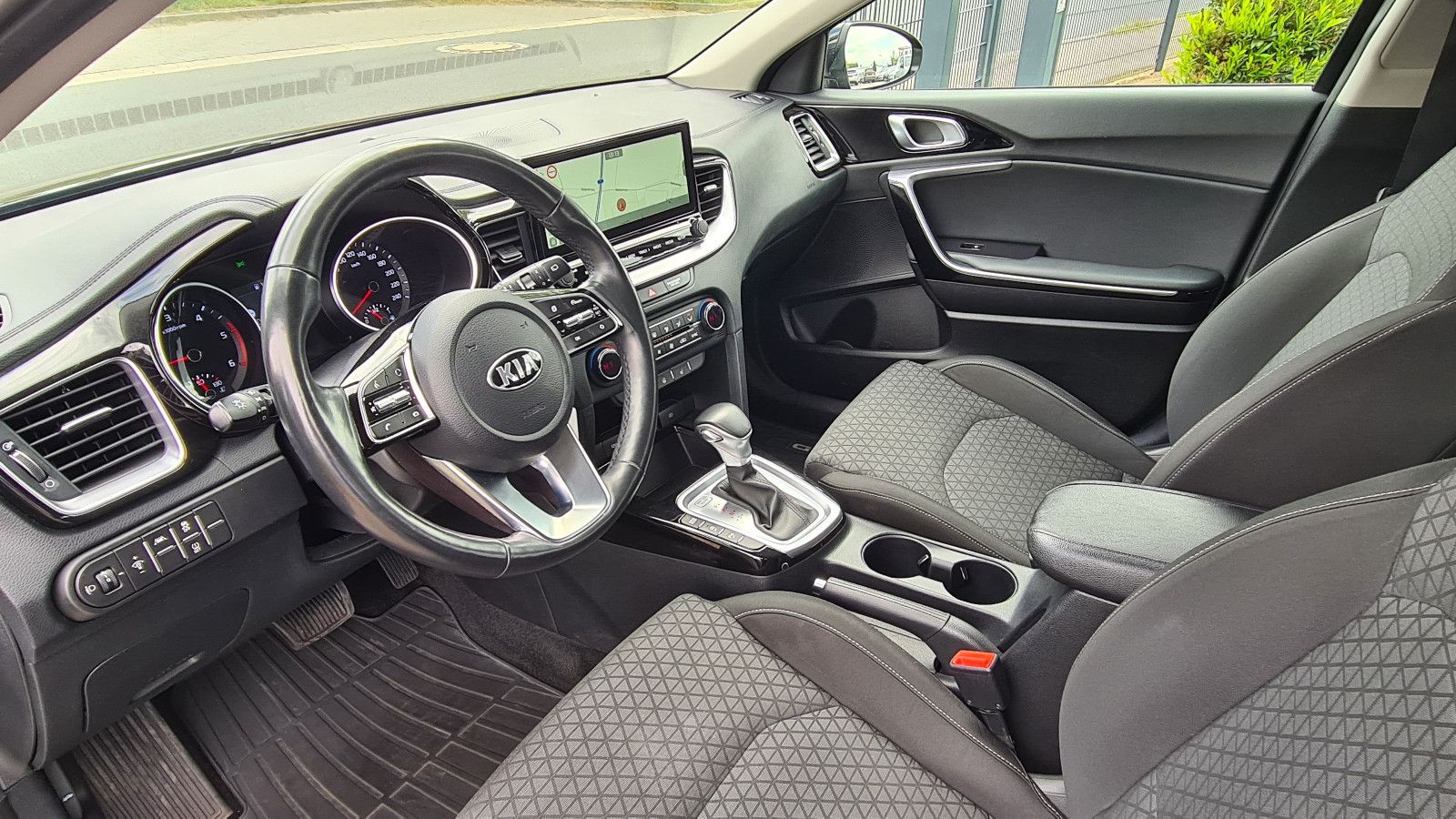 Kia cee'd Sportswagon 1.6D Vision Aut. - Samsaru's Car Outlet