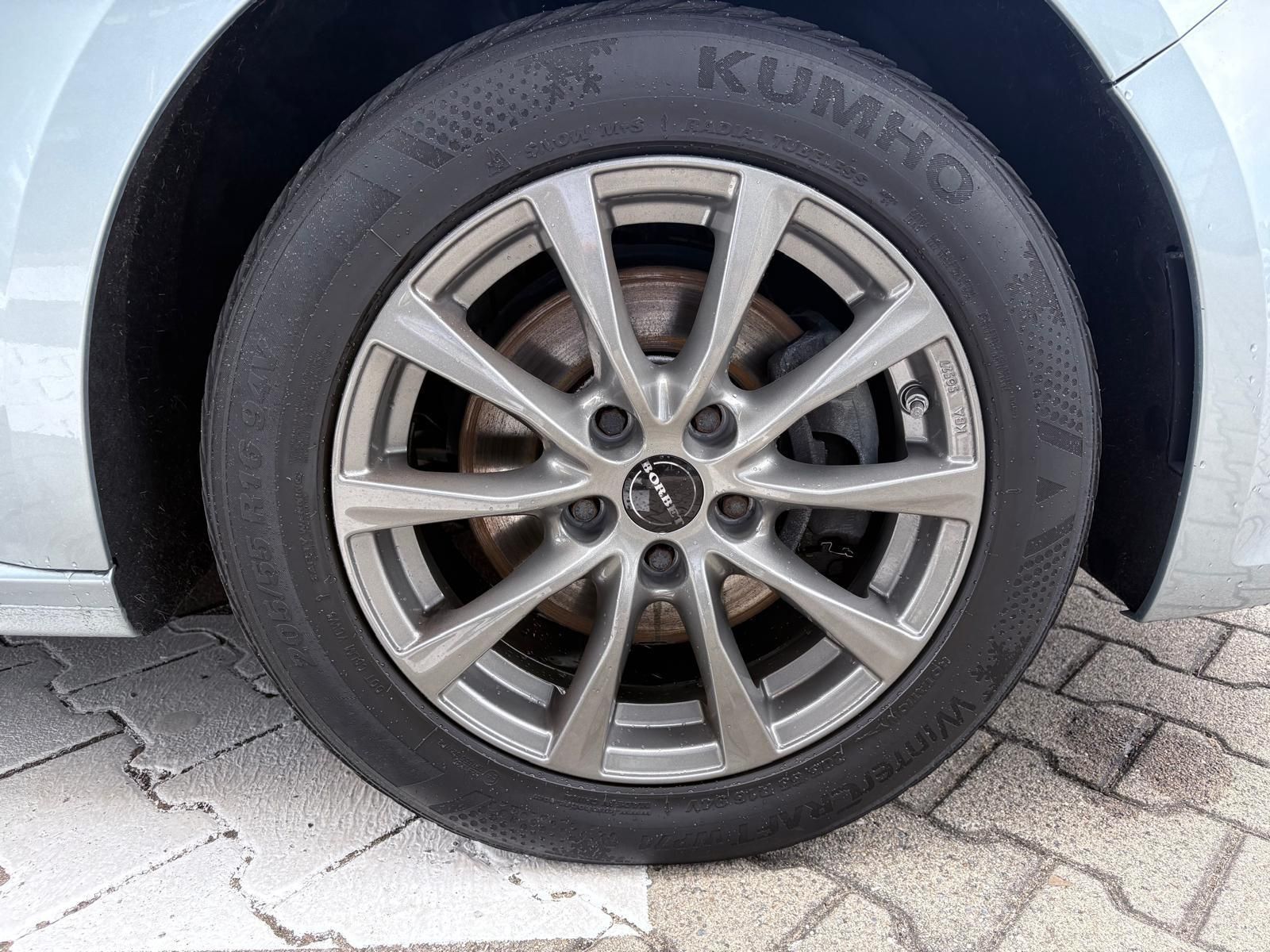 Renault Megane Grandtour ZEN E-TECH Plug-in - Samsaru's Car Outlet