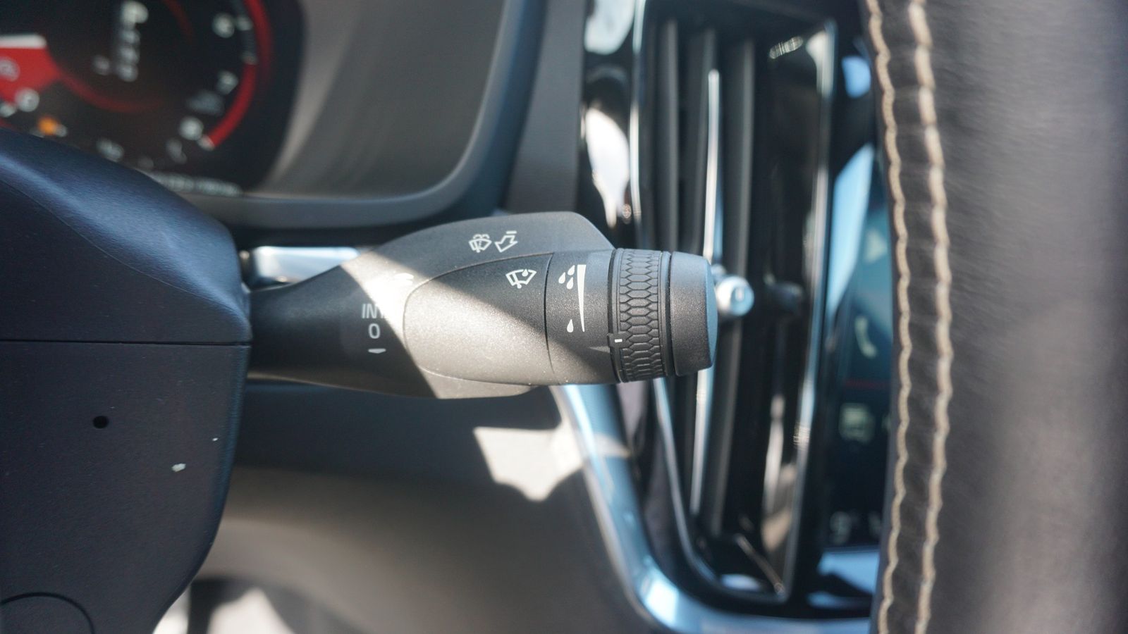 Volvo S60 2.0 R Design LED Navi HarmanKardon Panorama