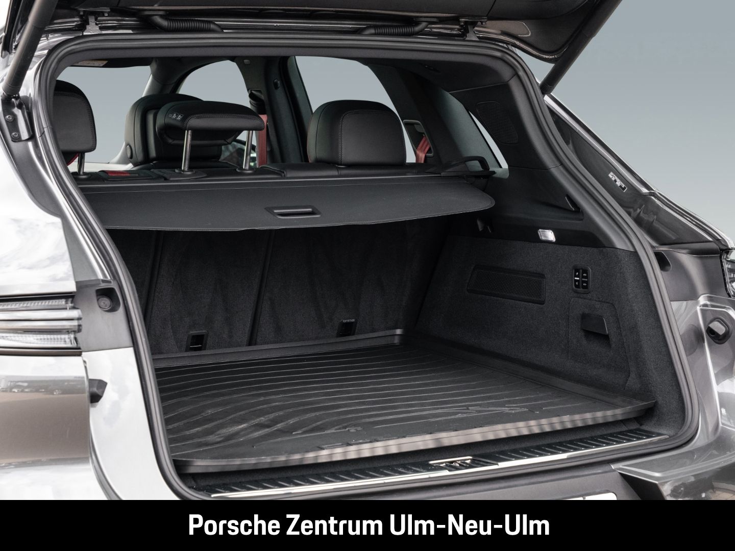Porsche Cayenne Hinterachslenkung InnoDrive Head-Up