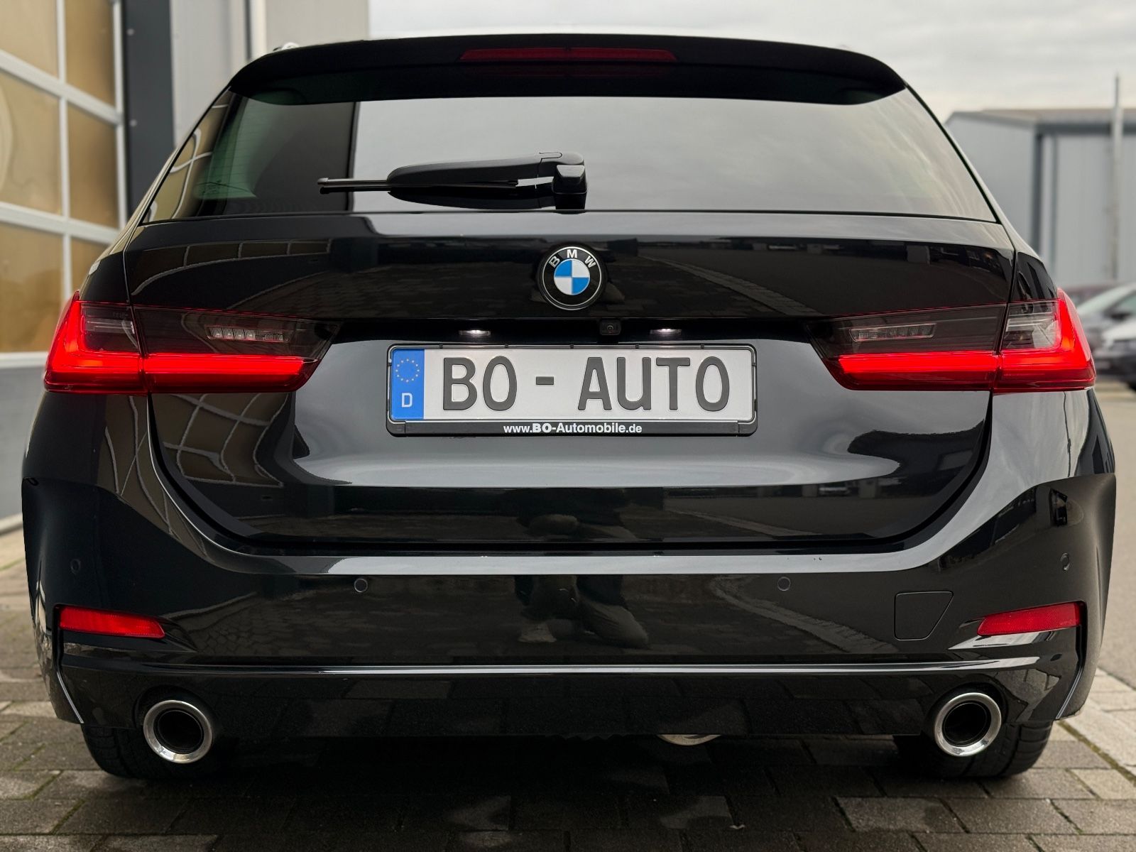 BMW 320 d xDrive - Samsaru's Car Outlet