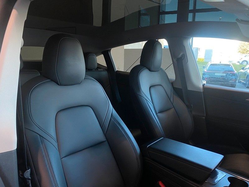 Tesla Model Y AWD Long Range Dual Motor Panorama LED