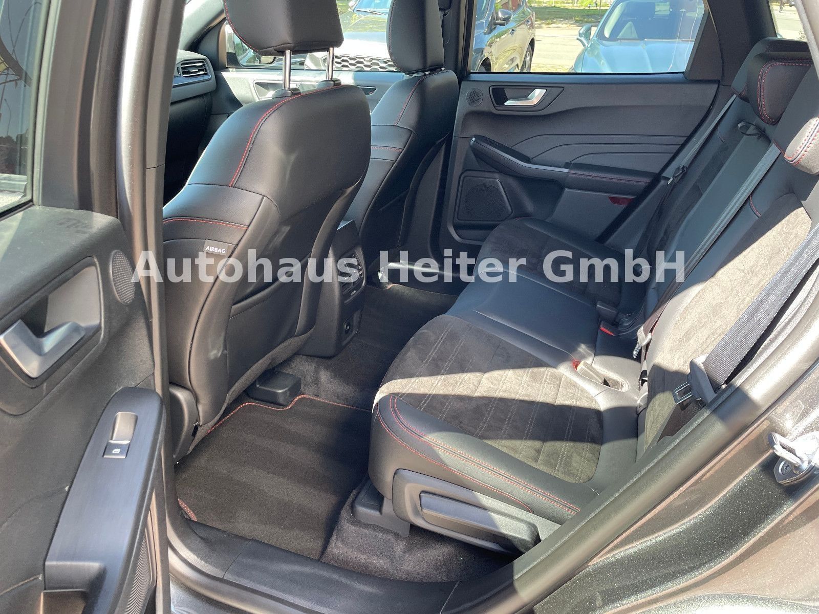 Ford Kuga PHEV ST-Line X - Samsaru's Car Outlet