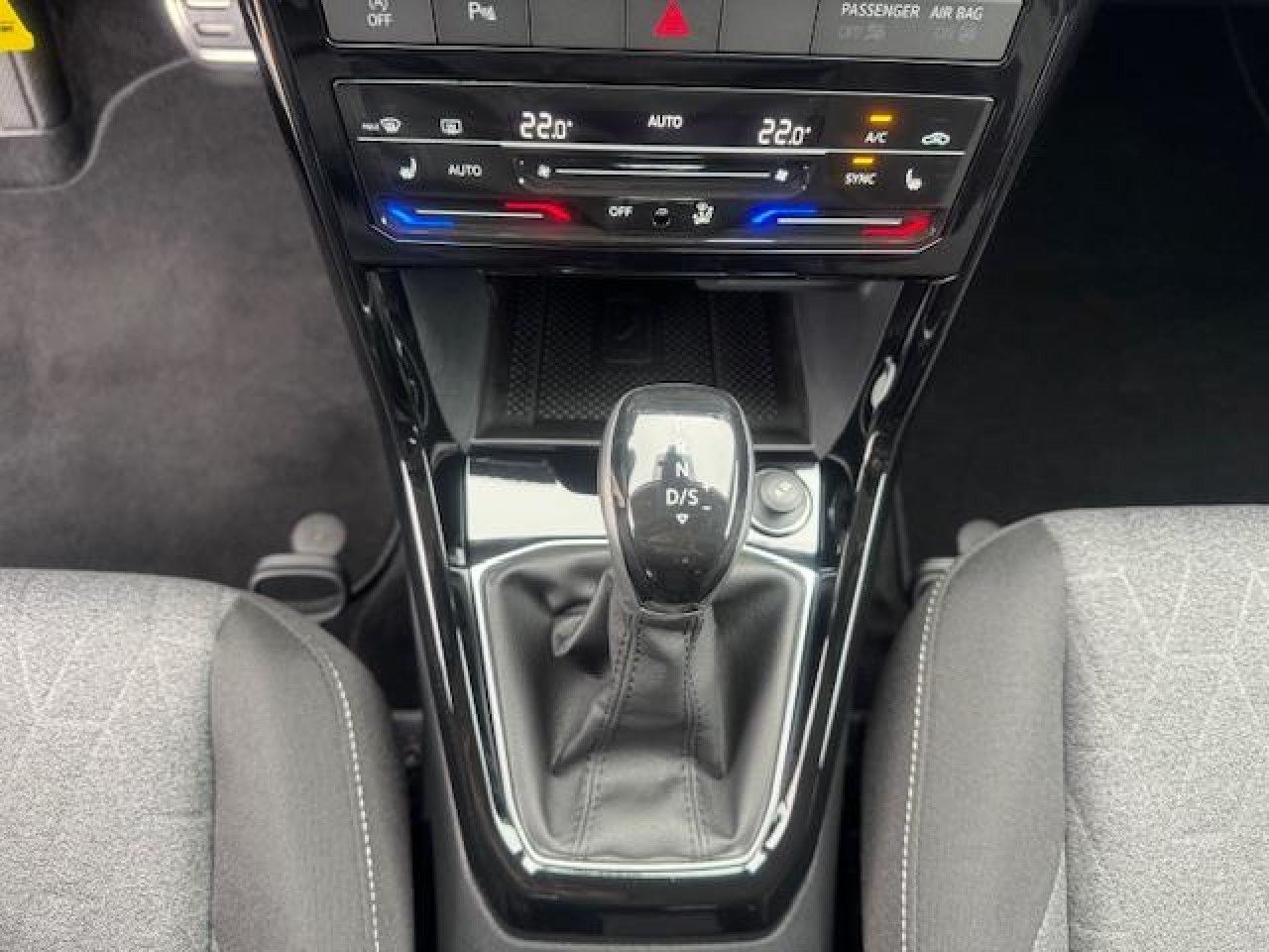 Volkswagen T-Cross Move - Samsaru's Car Outlet