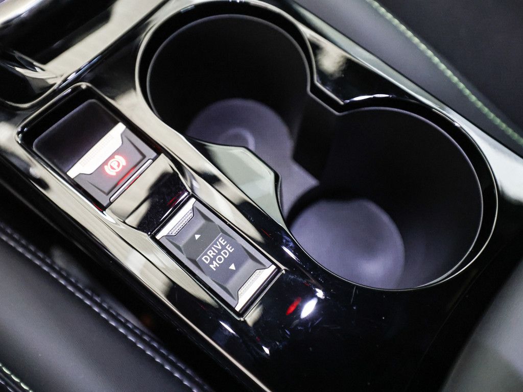 Peugeot e-208 GT-Pack - Samsaru's Car Outlet