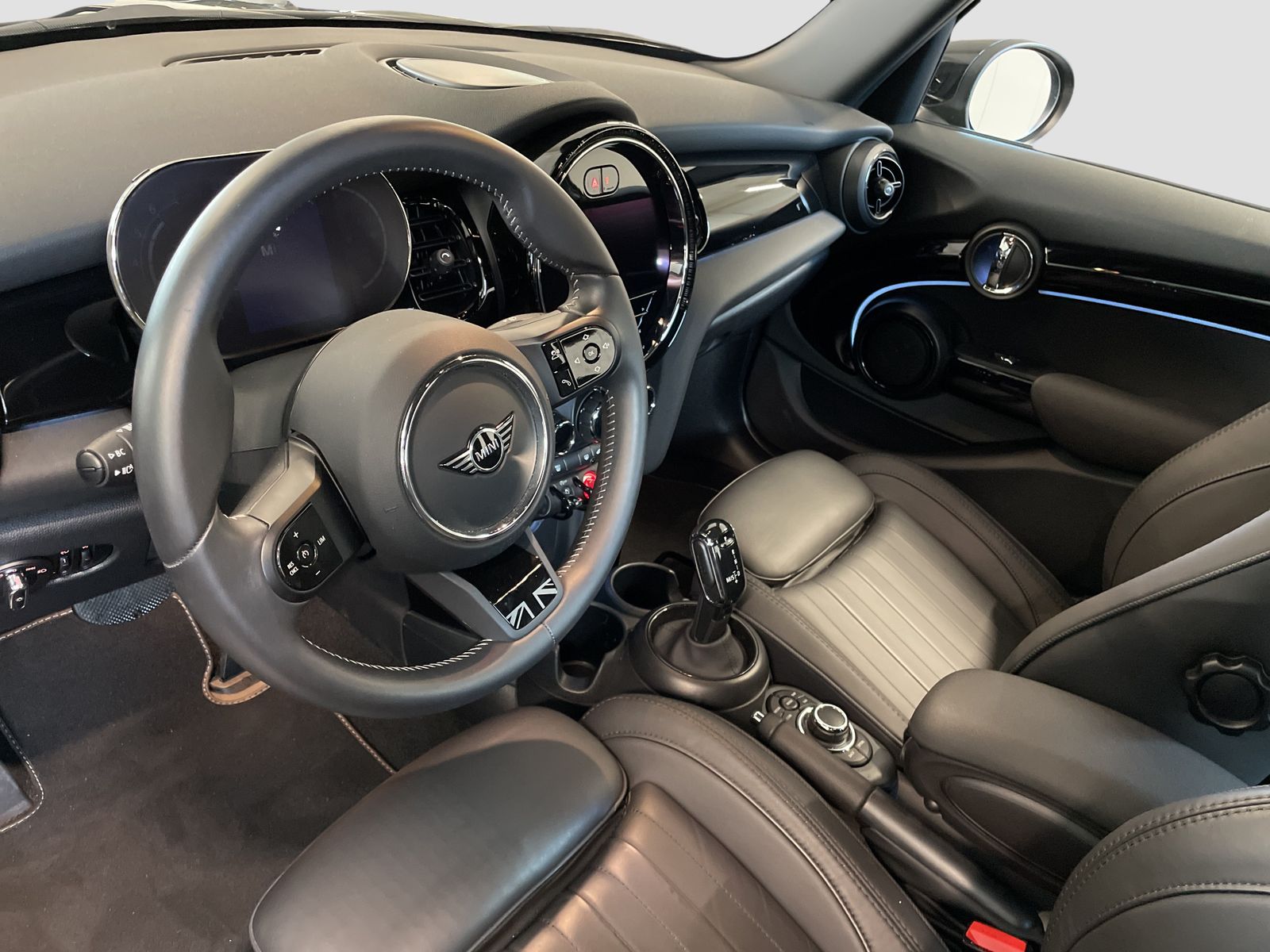 MINI Cooper - Samsaru's Car Outlet