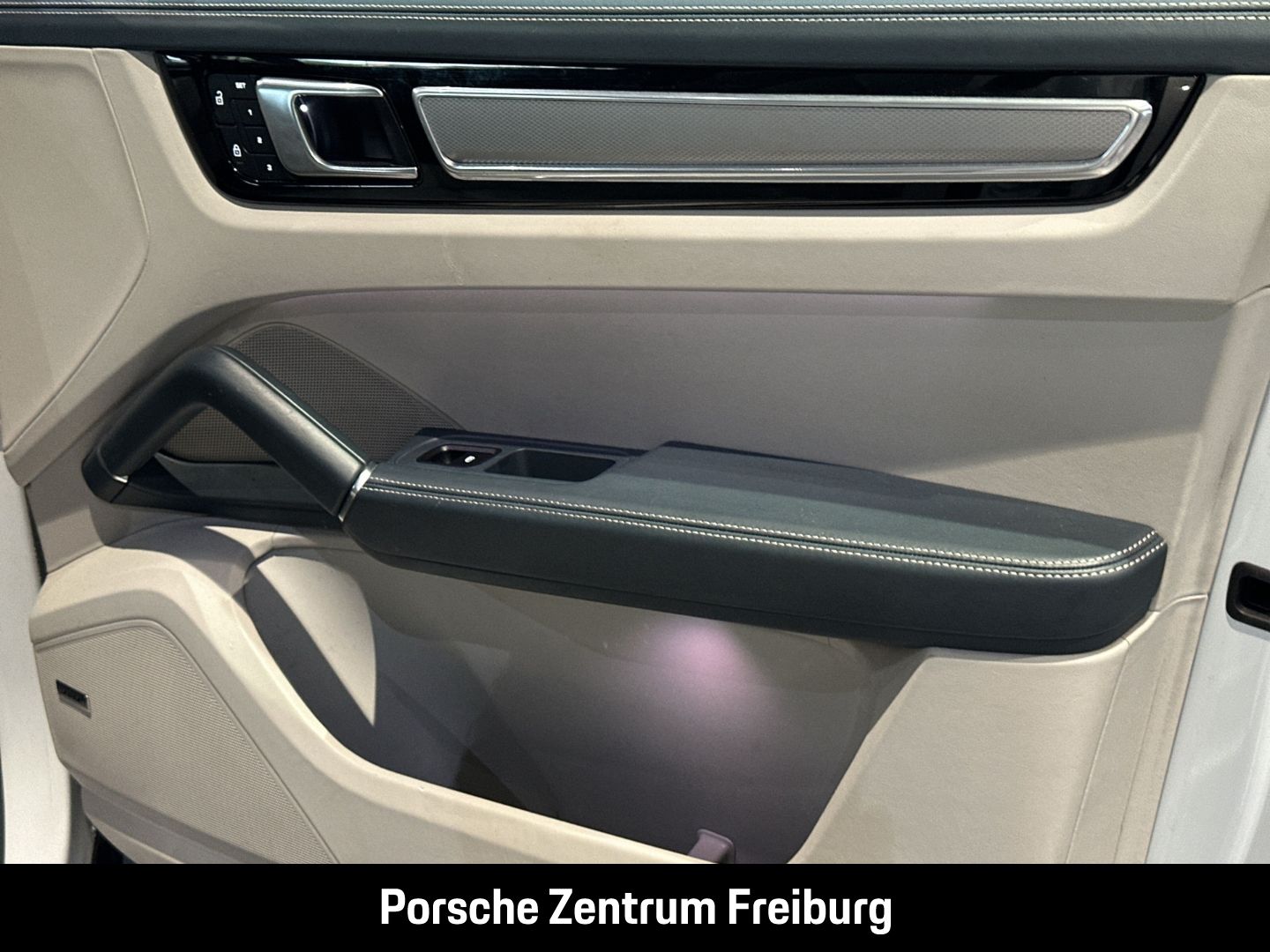Porsche Cayenne E-Hybrid Coupe Platinum Edition Head-Up