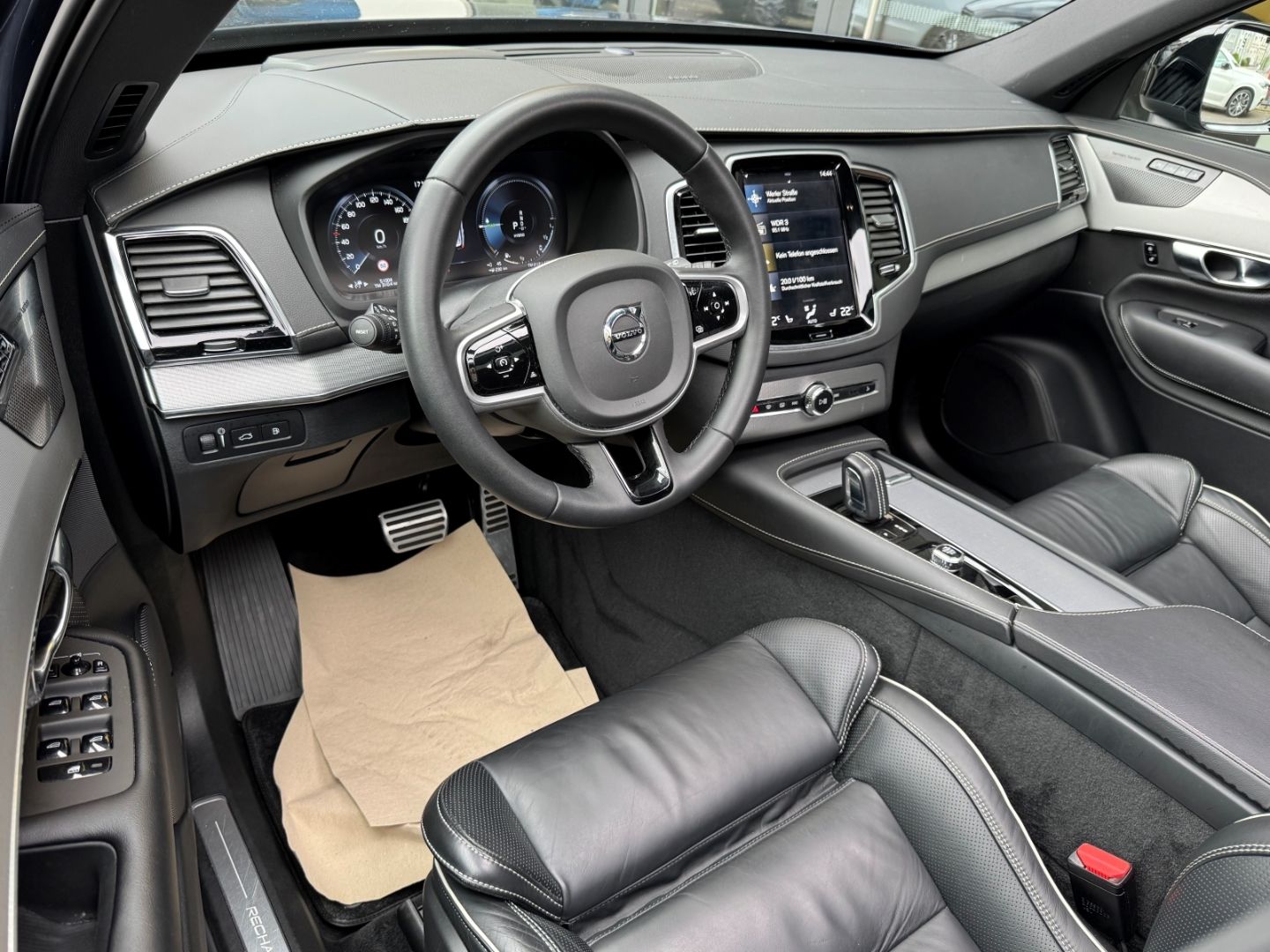 Volvo XC90 R Design Edition Recharge AWD - Samsaru's Car Outlet
