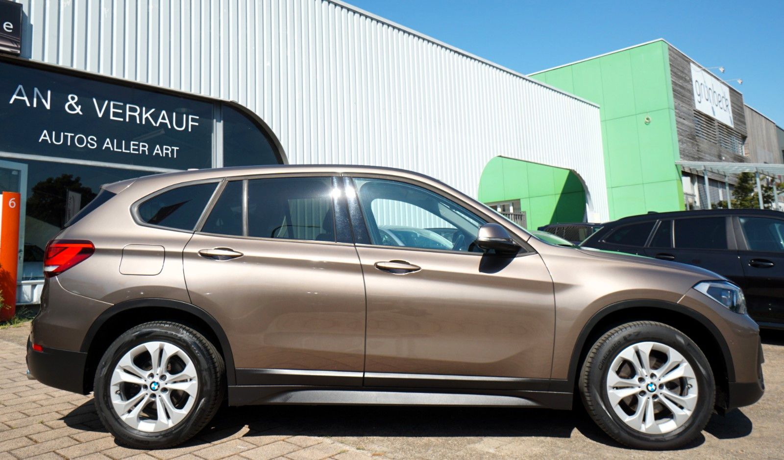 BMW X1 xDrive 18 d Advantage - Samsaru's Car Outlet