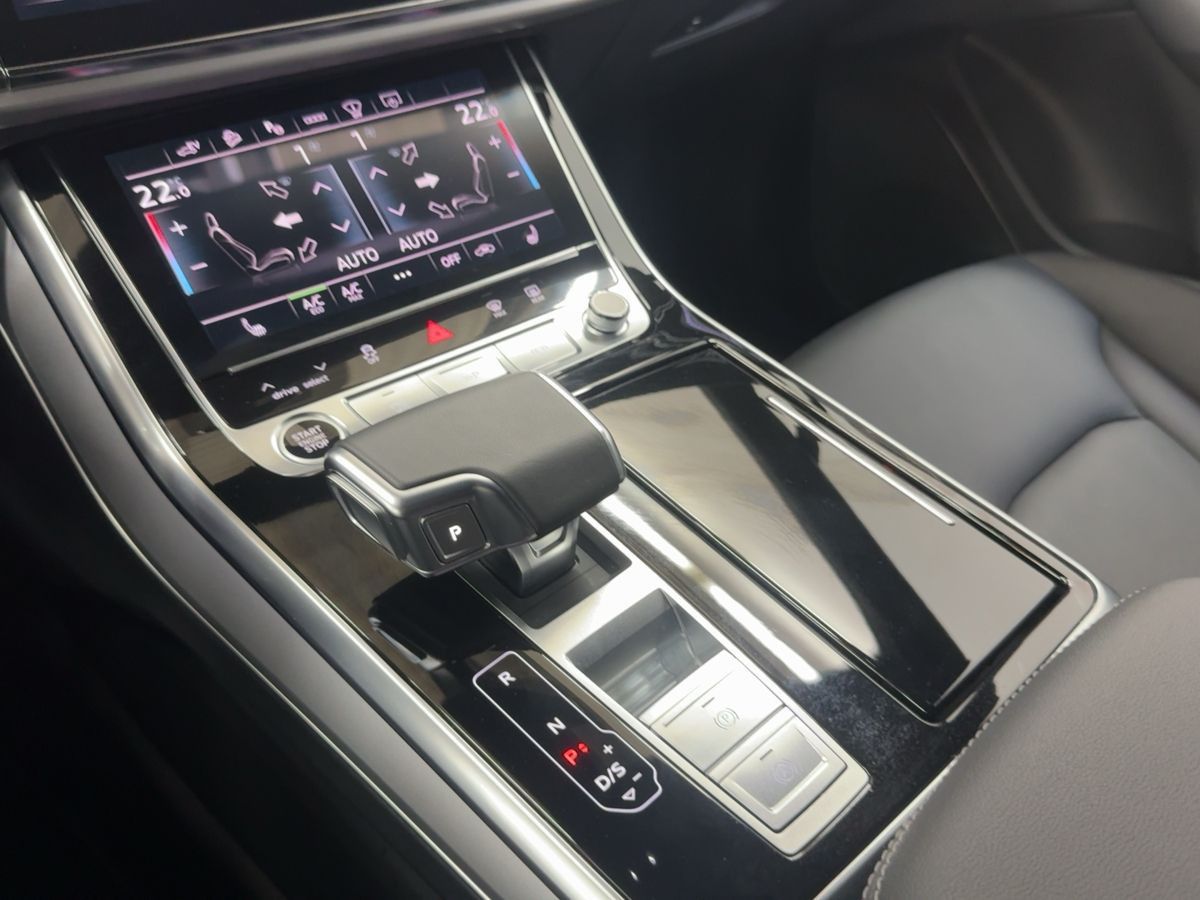 Audi Q7 55 TFSI e S line quattro tiptronic AHK Luftfe