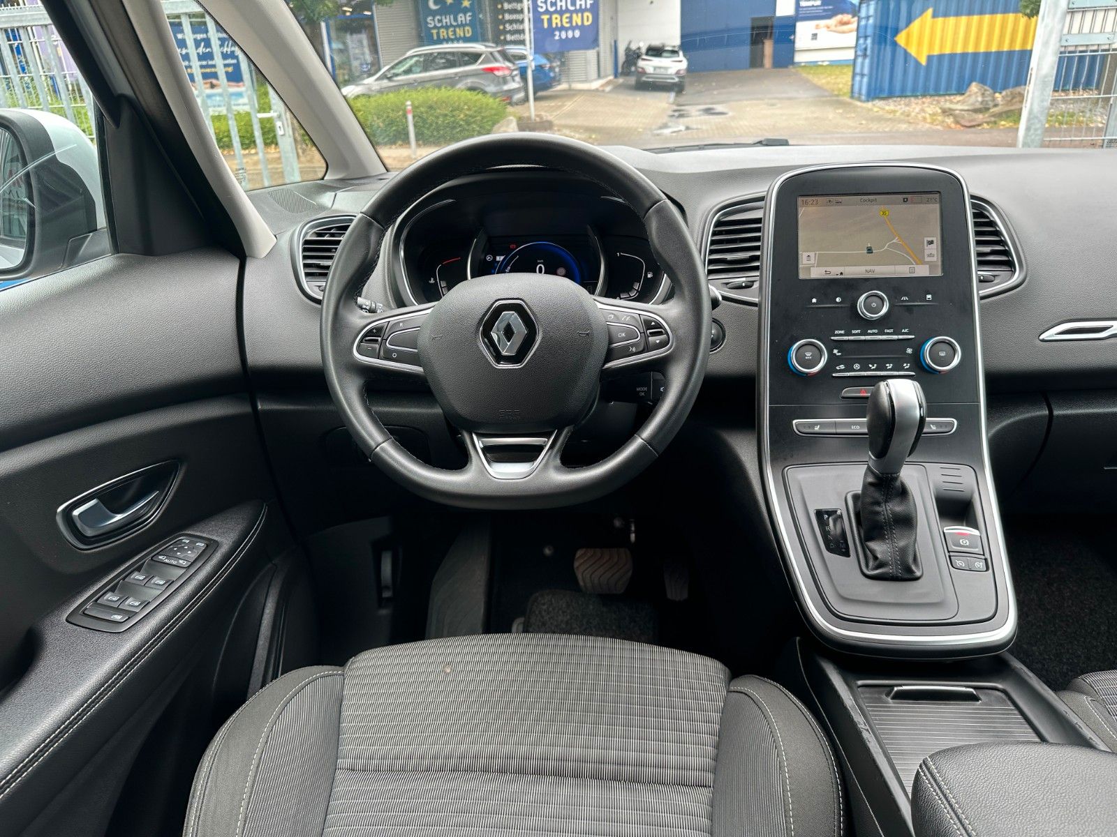 Renault Grand Scenic 160 EDC - Samsaru's Car Outlet