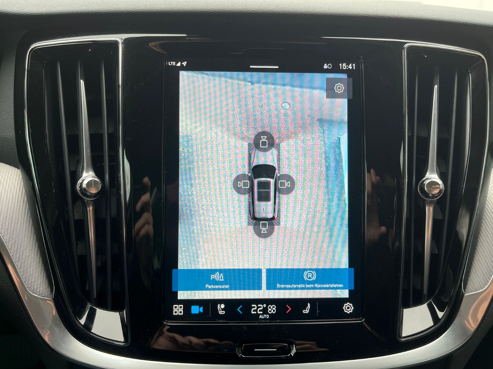 Volvo V60 T6 AWD Plug-in Hybrid Plus Dark Auto