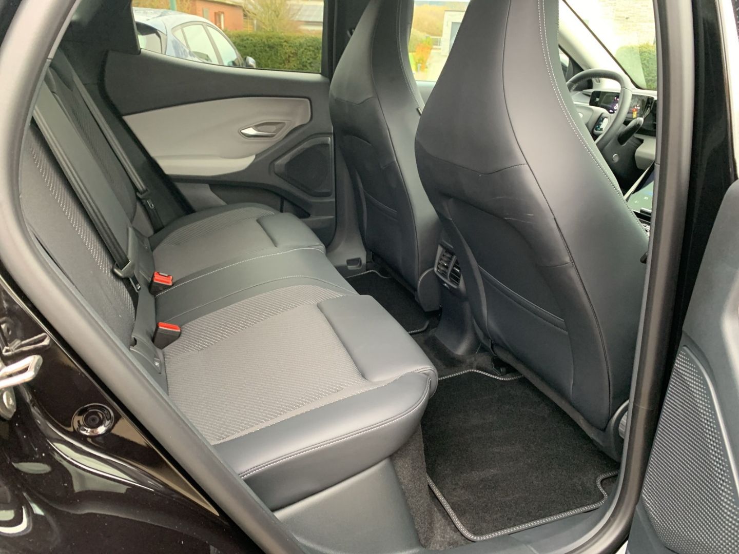 Ford Explorer RWD Extended Range 77 kwh HUD AHK Navi