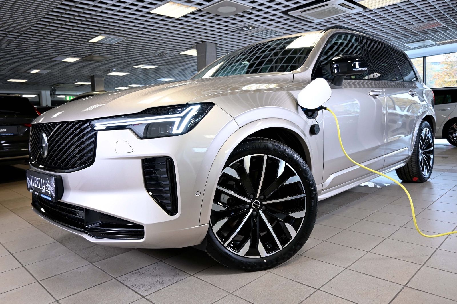 Volvo XC90 AWD T8/ B&W/ AIR/ LUXURY/ 360C/ DARK/FULL