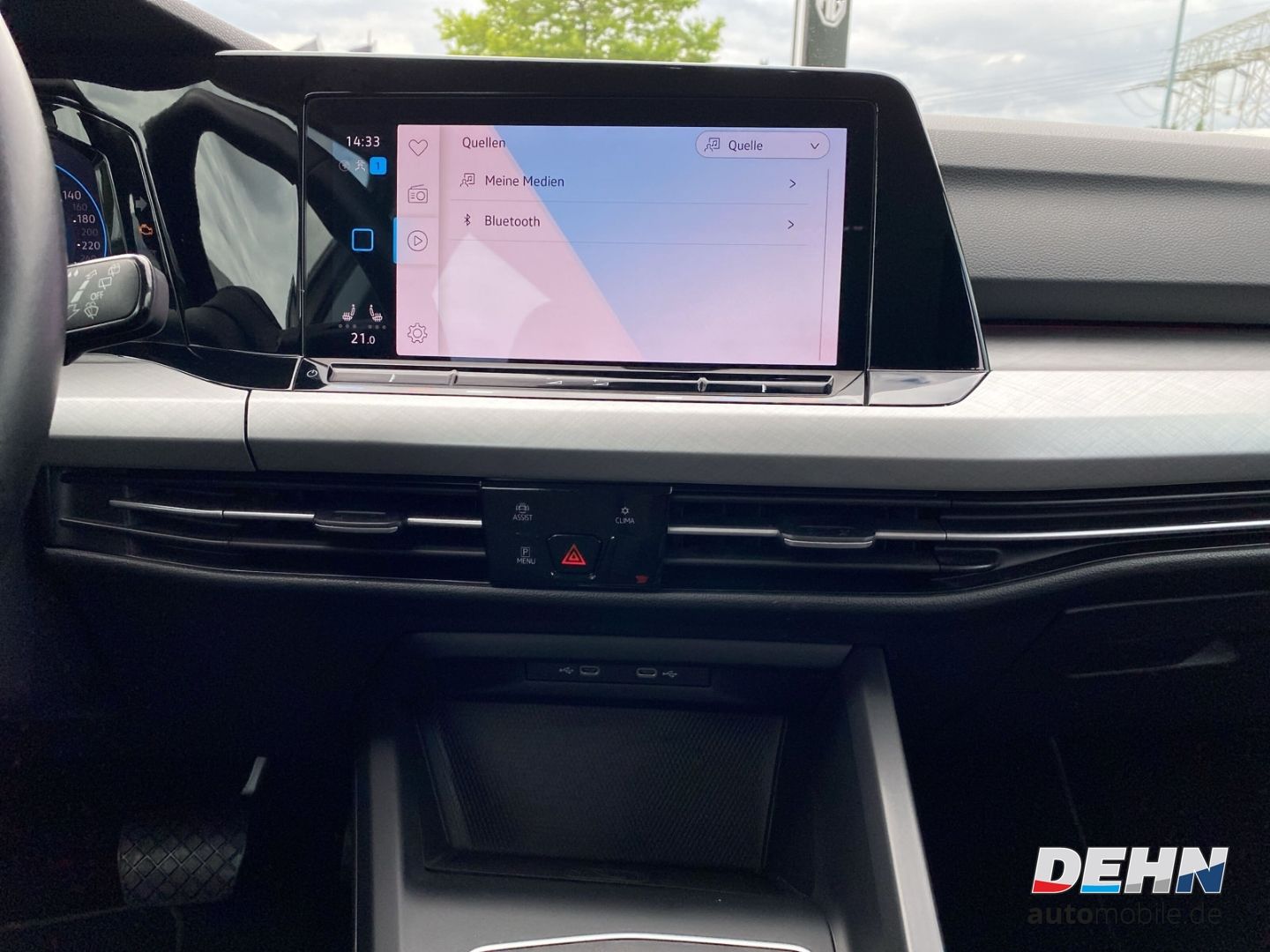 Volkswagen Golf Variant VIII 1.0 ETSI MHD DSG Life - Samsaru's Car Outlet