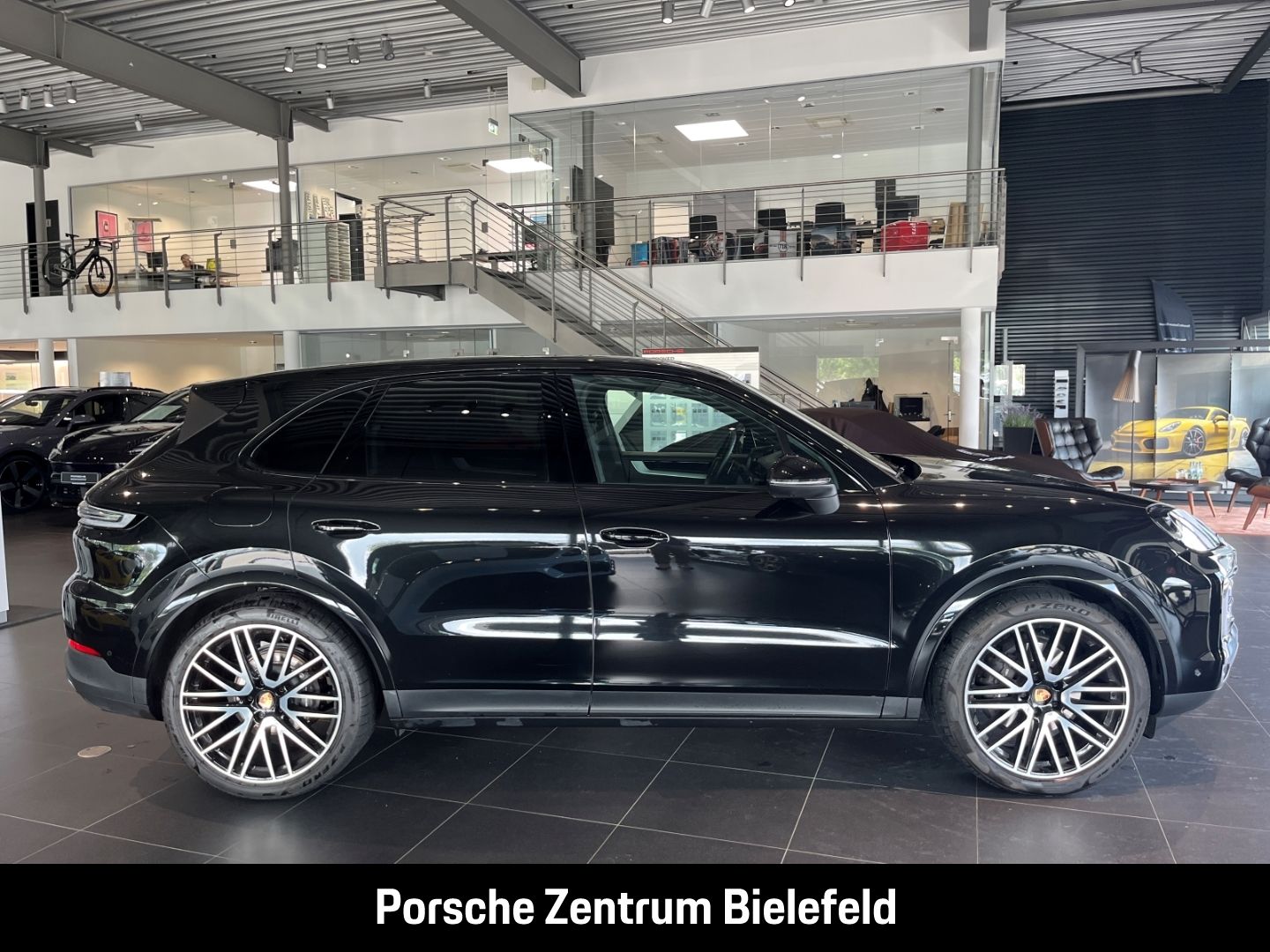 Porsche Cayenne BOSE LED-Matrix Panoramadach Luftfederun