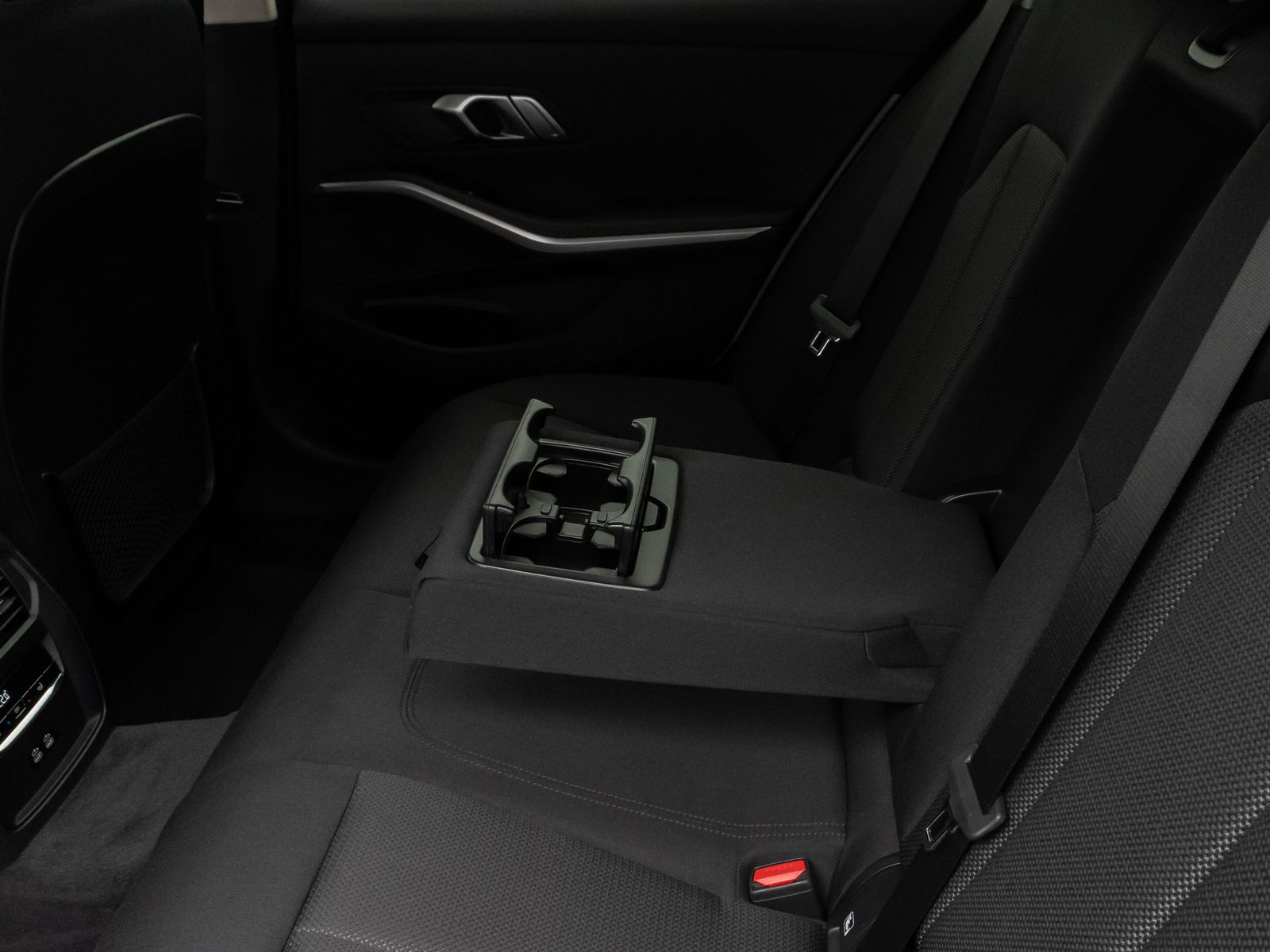 BMW 330e - Samsaru's Car Outlet