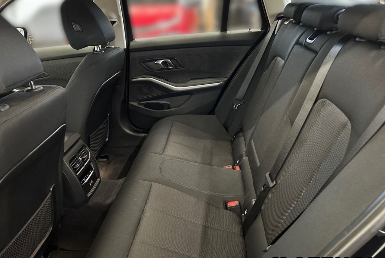 BMW 320d xDrive Touring - Samsaru's Car Outlet
