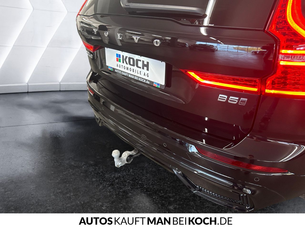 Volvo XC60 B5 AWD PlusDark ACC BLIS AHK VLED 4xSHz H&K