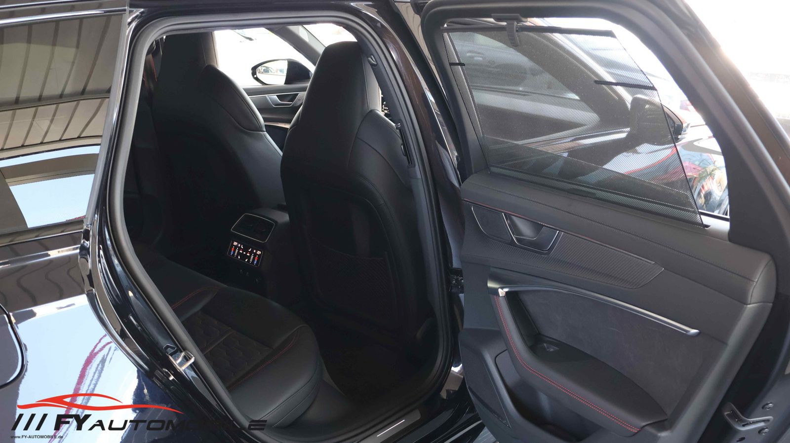 Audi RS6 4.0 TFSI quattro Keramic* Pano* AHK* Carbon