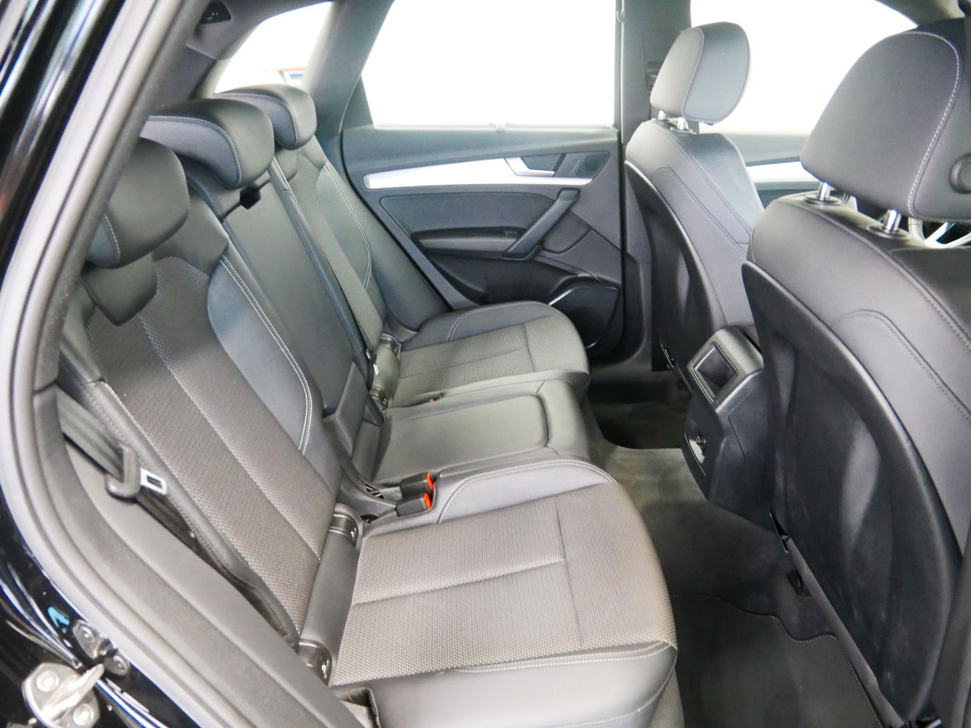 Audi Q5 40 TDI quattro S line - Samsaru's Car Outlet