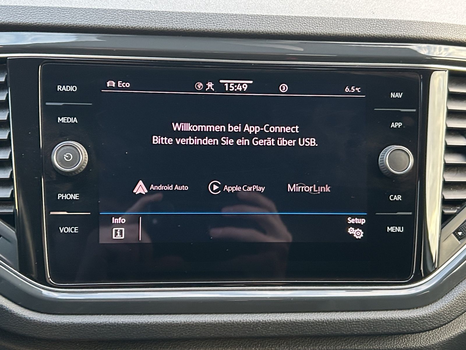 Volkswagen T-Roc TSI Sport R-Line - Samsaru's Car Outlet