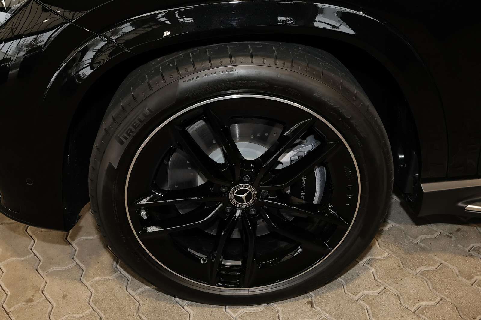 Mercedes-Benz GLE 450 d 4M AMG Head-UP Dis+360°+M-LED+Pano+AHK