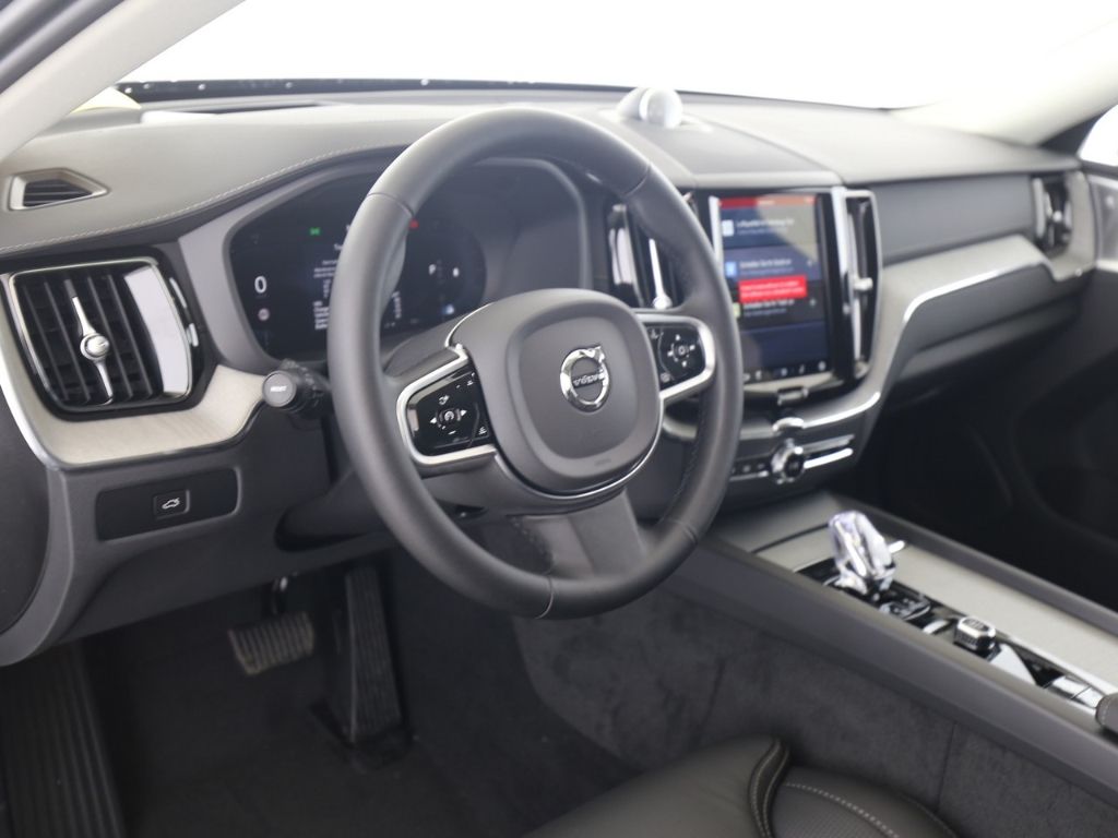 Volvo XC60 Ultra Dark AWD B5 Benzin EU6d HUD AD AHK Di