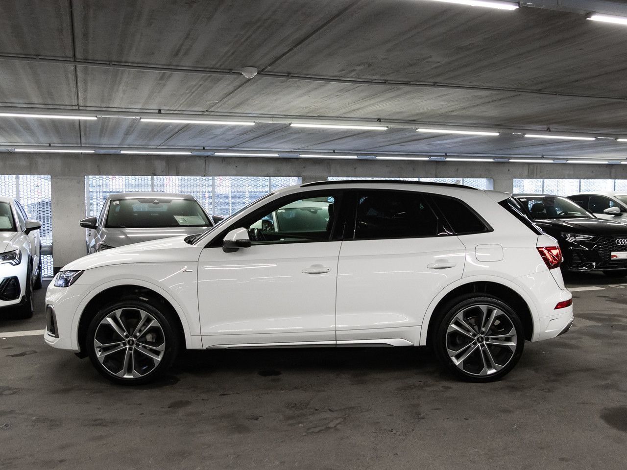 Audi Q5 55 TFSI e quattro S line Kamera AHK B&O 21''
