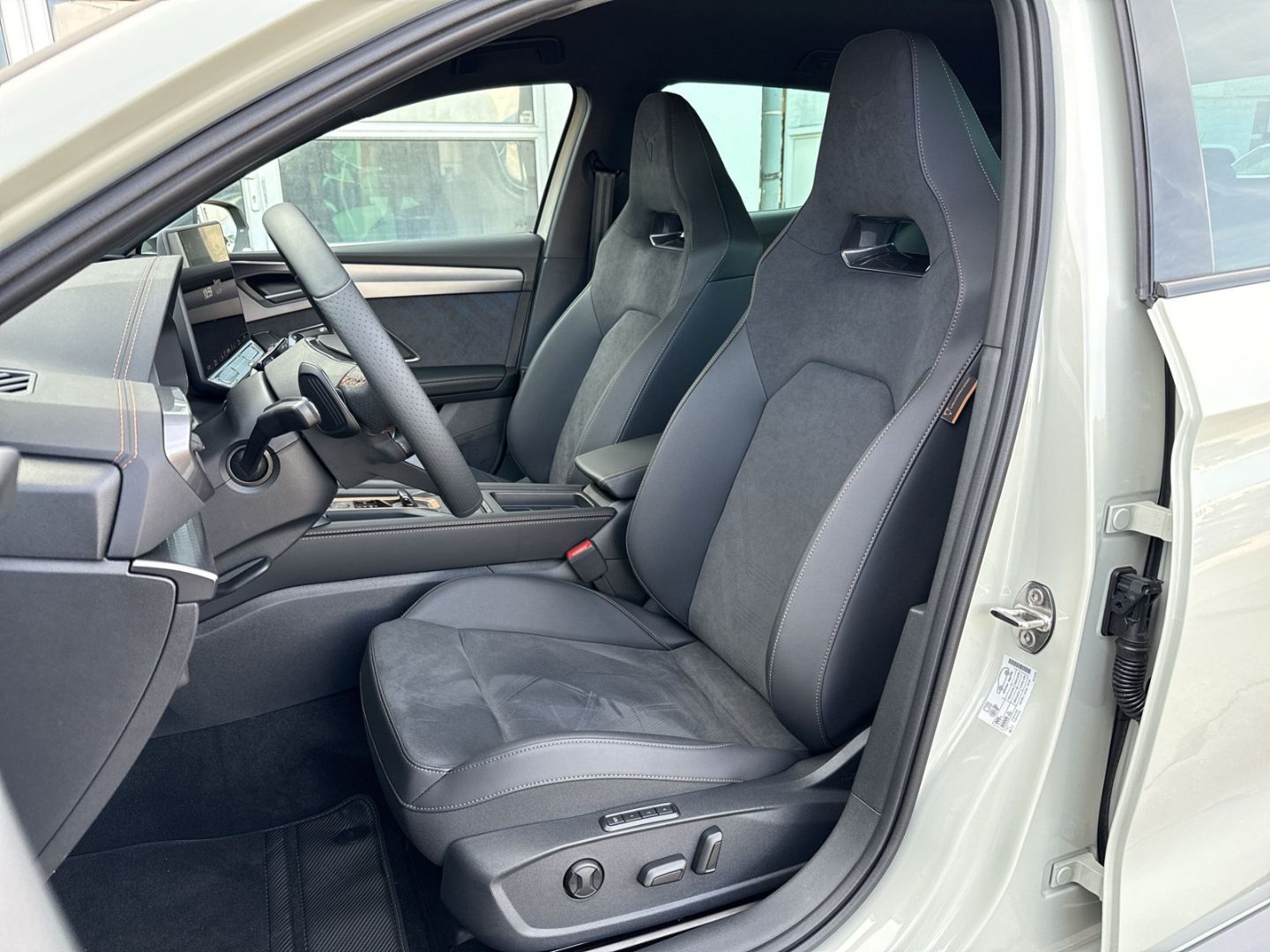 Cupra Leon 1.5 eTSI AD - Samsaru's Car Outlet