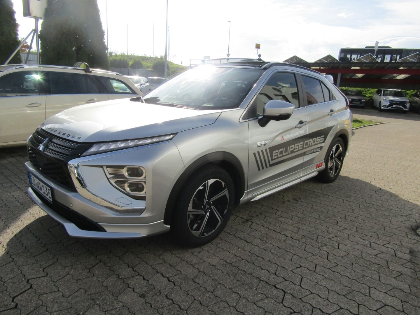 Mitsubishi Eclipse Cross PHEV Top 2.4 LED AHK Tiefer Spoile