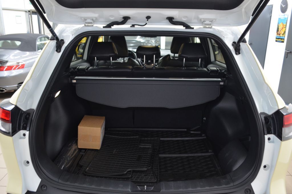 Toyota Corolla Cross 2.0 Hybrid TAXI Team D*HAHLE 07*FO