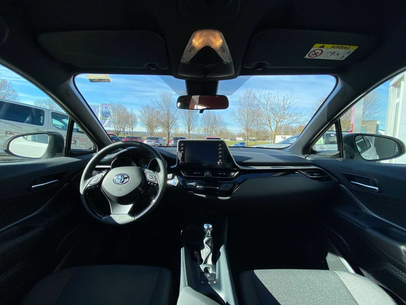 Toyota C-HR 1.8 Hybrid Flow - Samsaru's Car Outlet