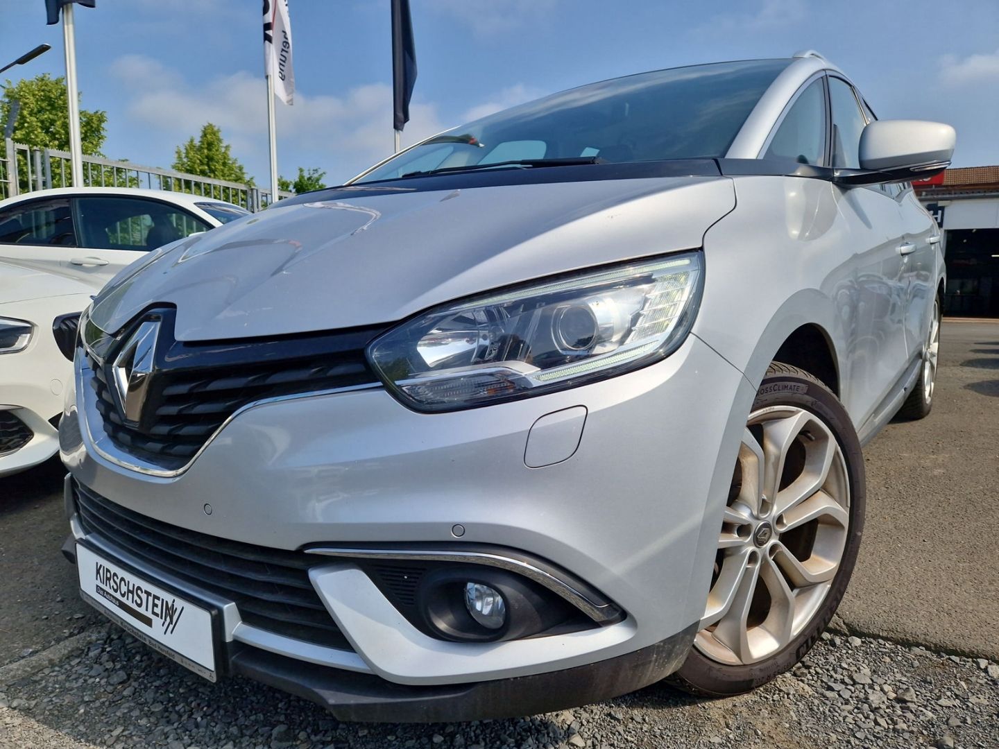 Renault Grand Scenic IV Limited 1.7 BLUE dCi 120 - Samsaru's Car Outlet