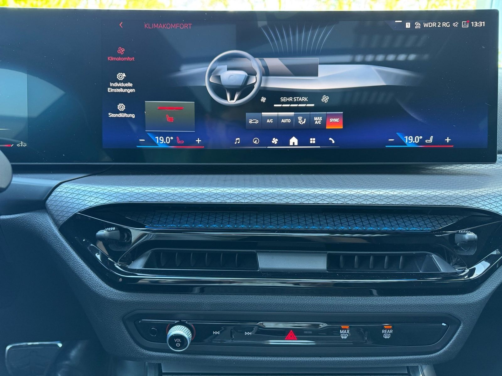 BMW 320d xDrive Tour M Sport Pano ACC AD-LED 360° 19