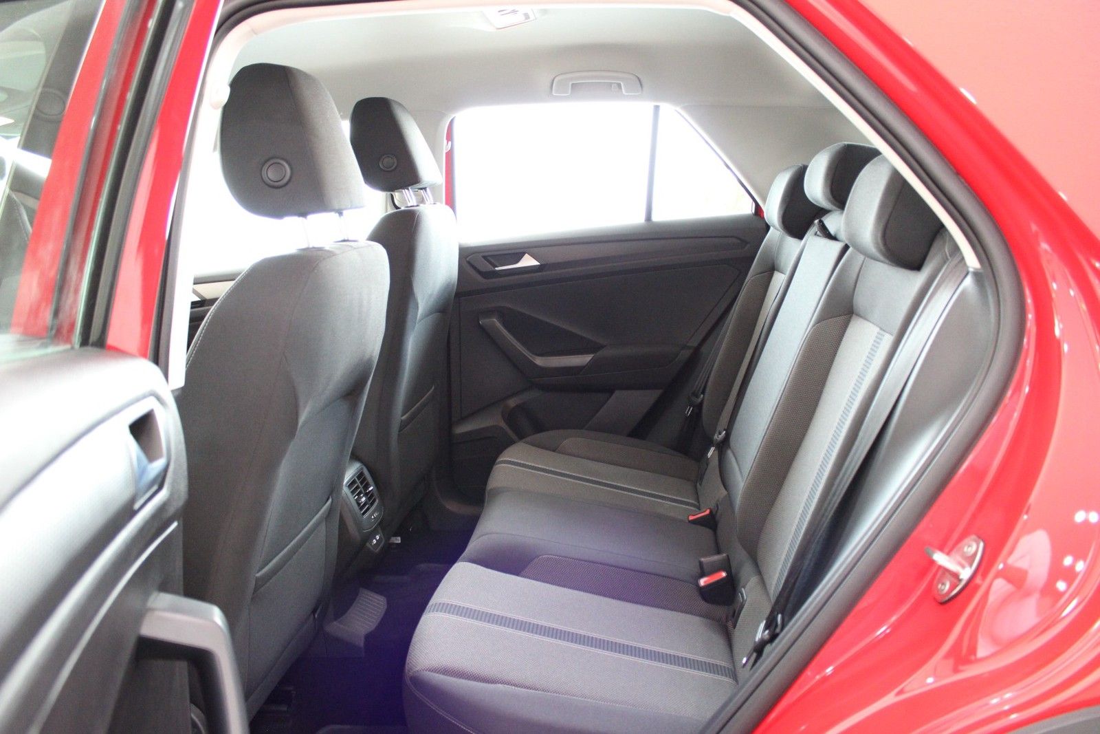 Volkswagen T-Roc 1.5 TSI Style - Samsaru's Car Outlet