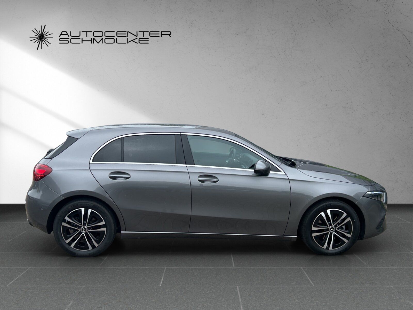 Mercedes-Benz A 180 - Samsaru's Car Outlet