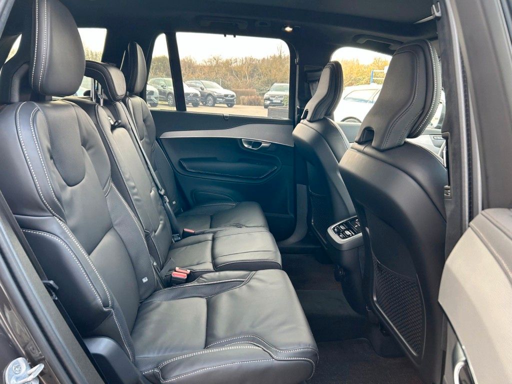 Volvo XC90 B5 D AWD Geartronic ULTIMATE BRIGHT-7Si-AHK