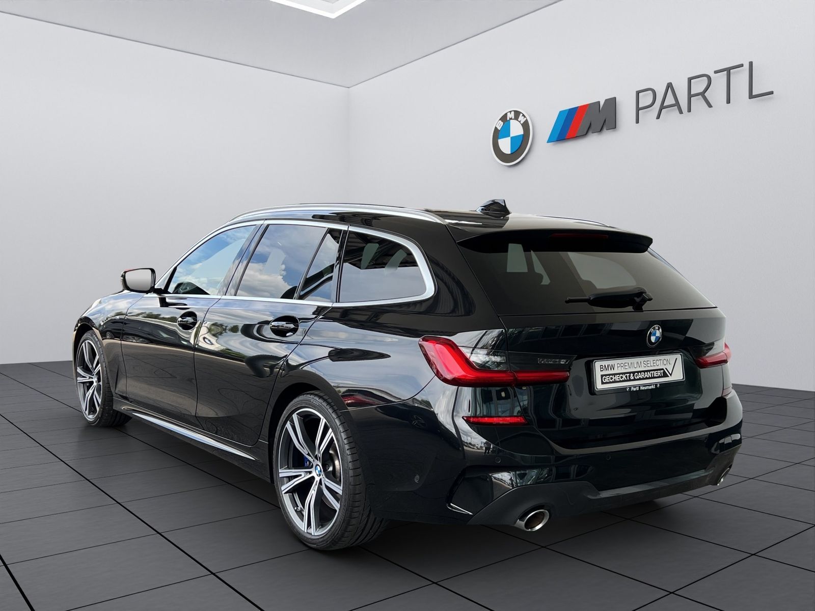 BMW 330i xDrive Touring M-Sport - Samsaru's Car Outlet