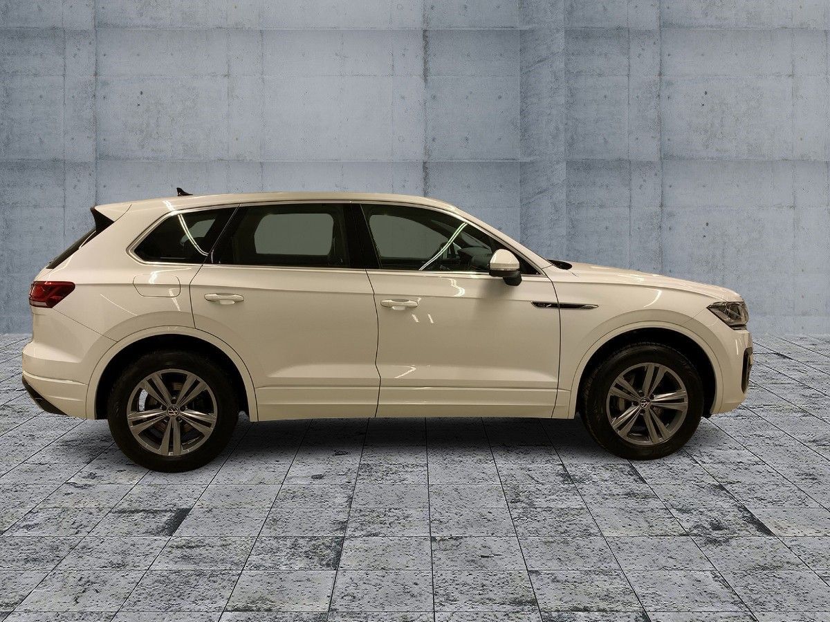 Volkswagen Touareg 3.0TDI 4M R-LINE - Samsaru's Car Outlet