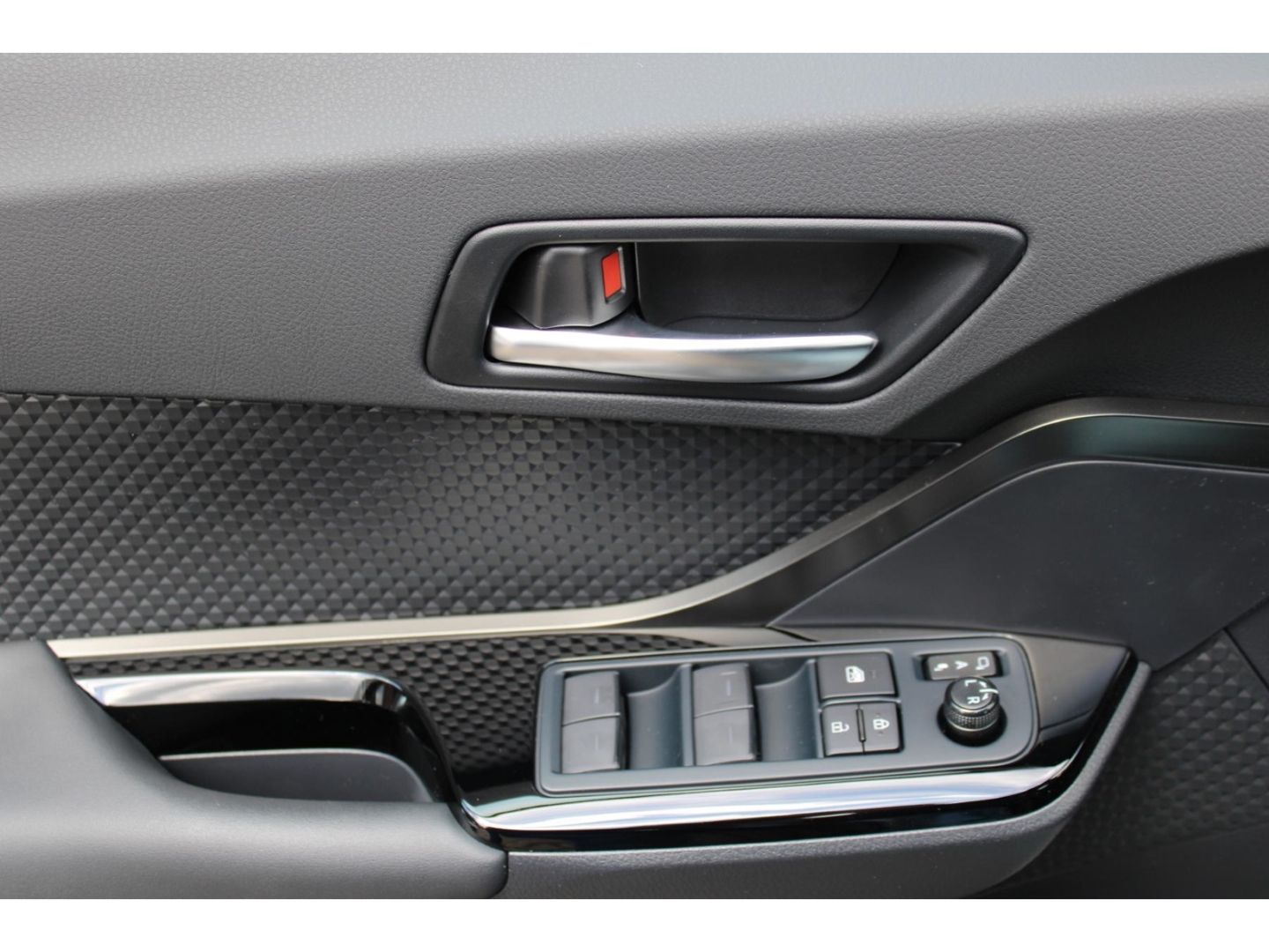Toyota C-HR Hybrid - Samsaru's Car Outlet