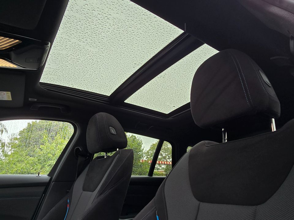 BMW 320d xDrive Touring M Sportpaket*Pano*HIFI*19"LM