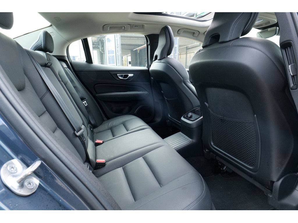 Volvo S60 Lim. T8 Ultimate Dark Recharge Plug-In Hybri