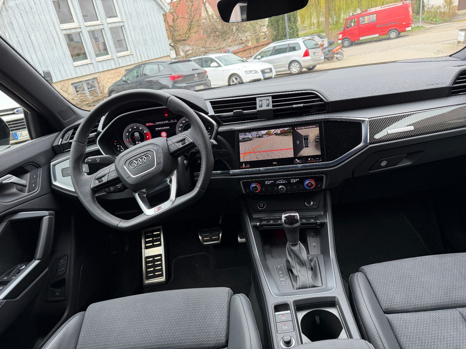Audi Q3 Sportback 40 TFSI quattro S line, fast VOLL