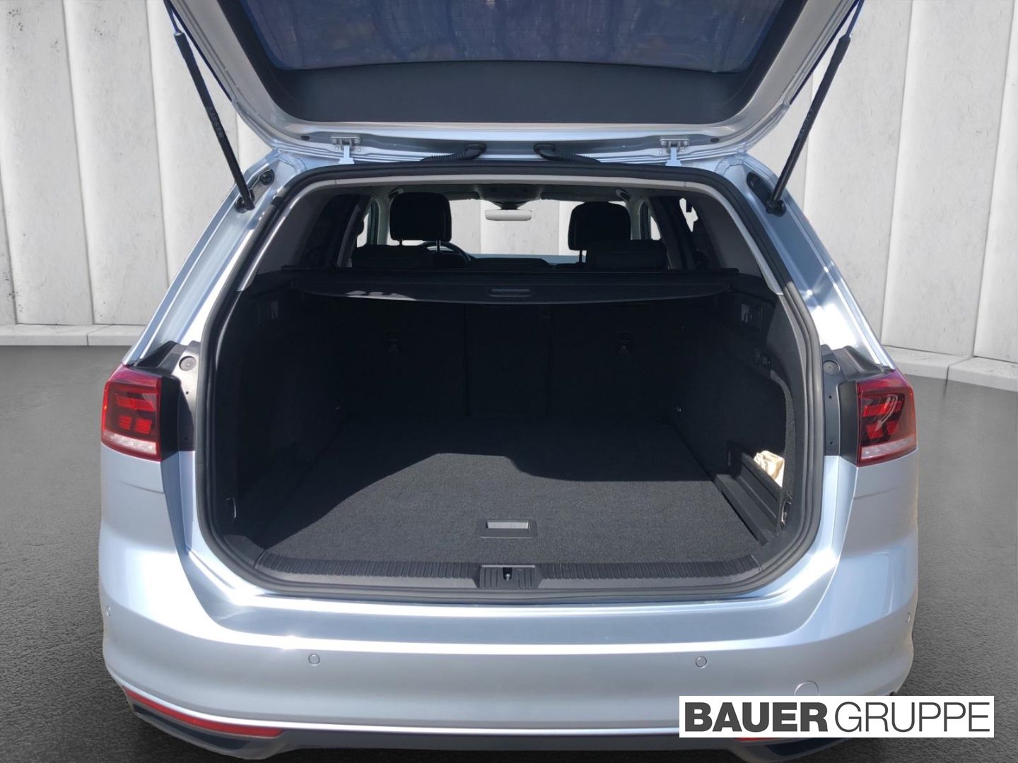 Volkswagen Passat Variant 2.0 TDI - Samsaru's Car Outlet