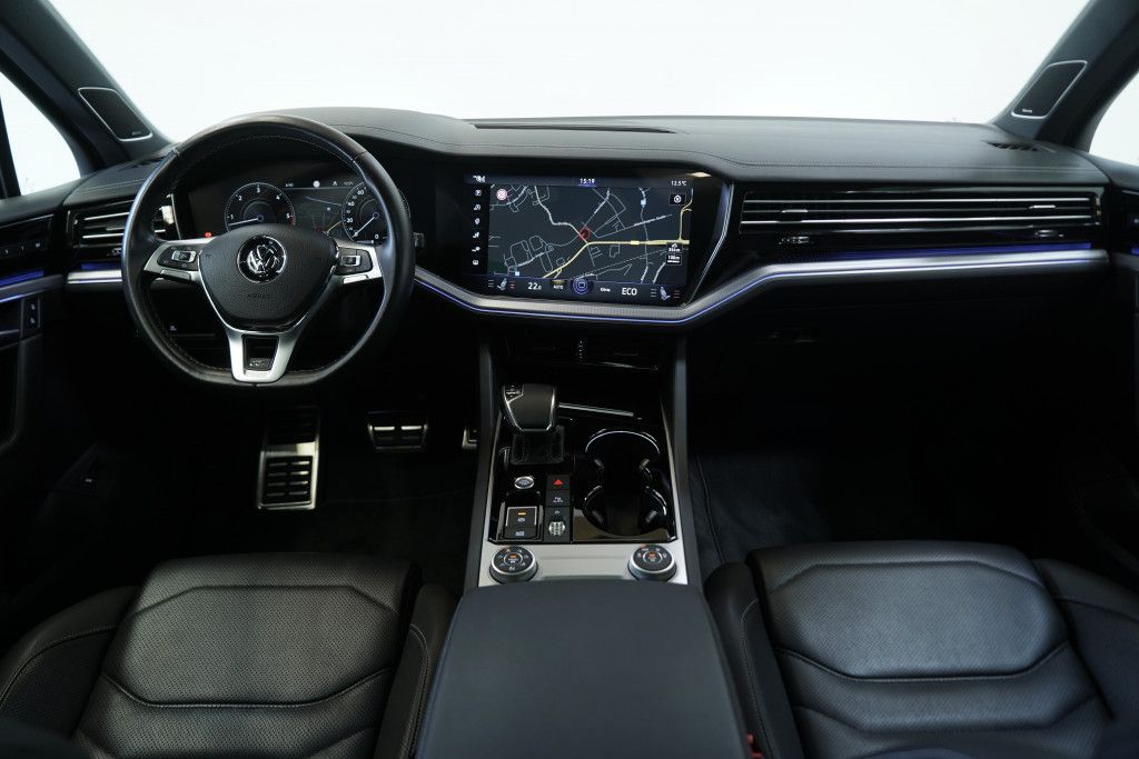 Volkswagen Touareg 4.0 TDI DSG 4M R line - Samsaru's Car Outlet