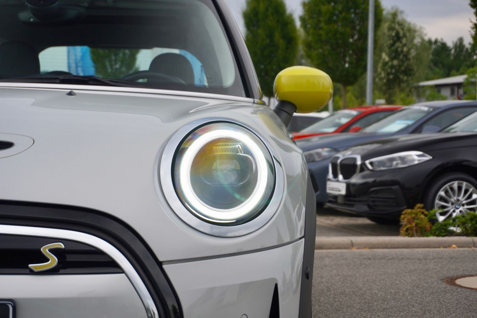 MINI Cooper SE Hatch - Samsaru's Car Outlet