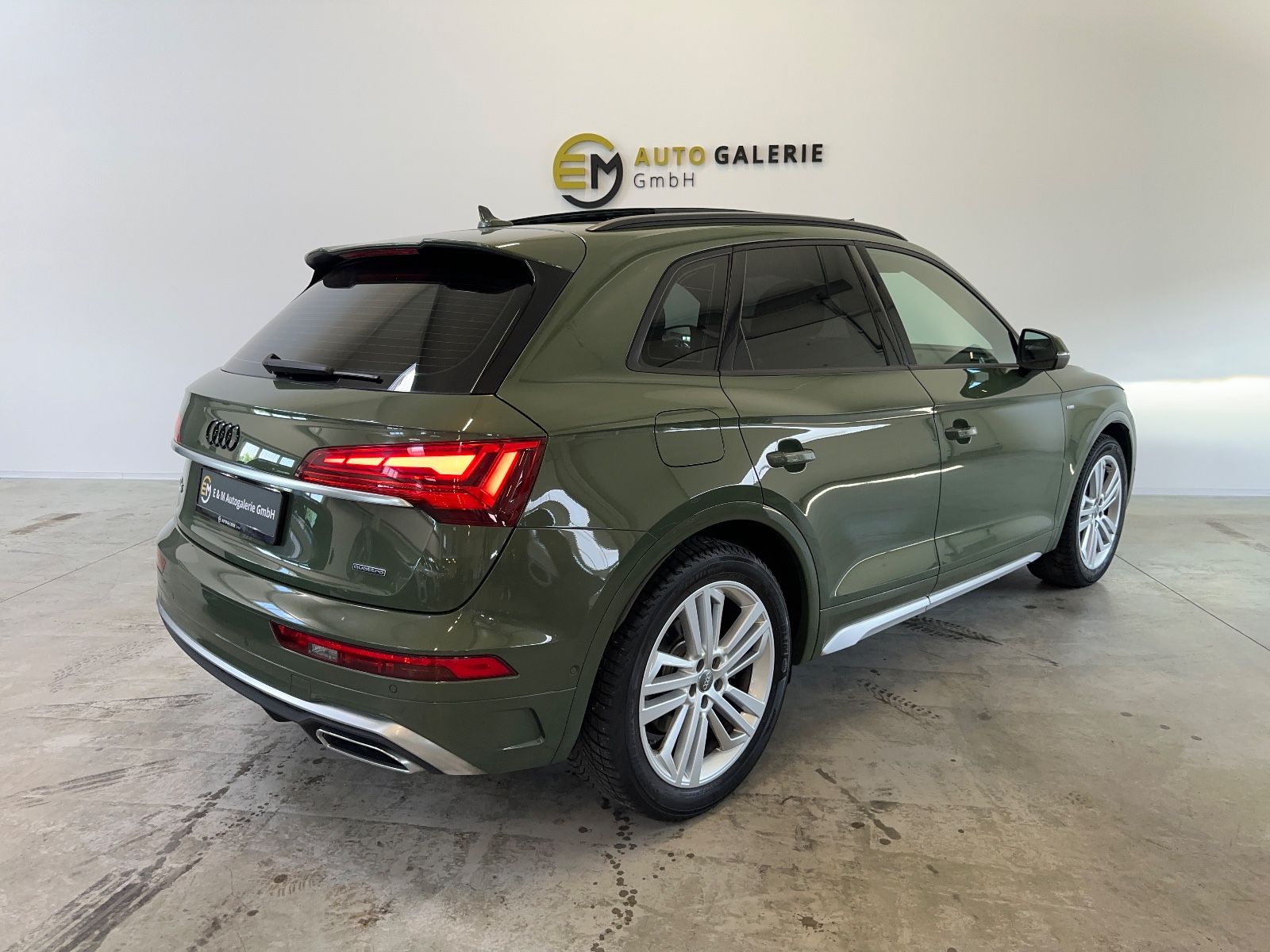 Audi Q5 45 TFSI quattro S line - Samsaru's Car Outlet