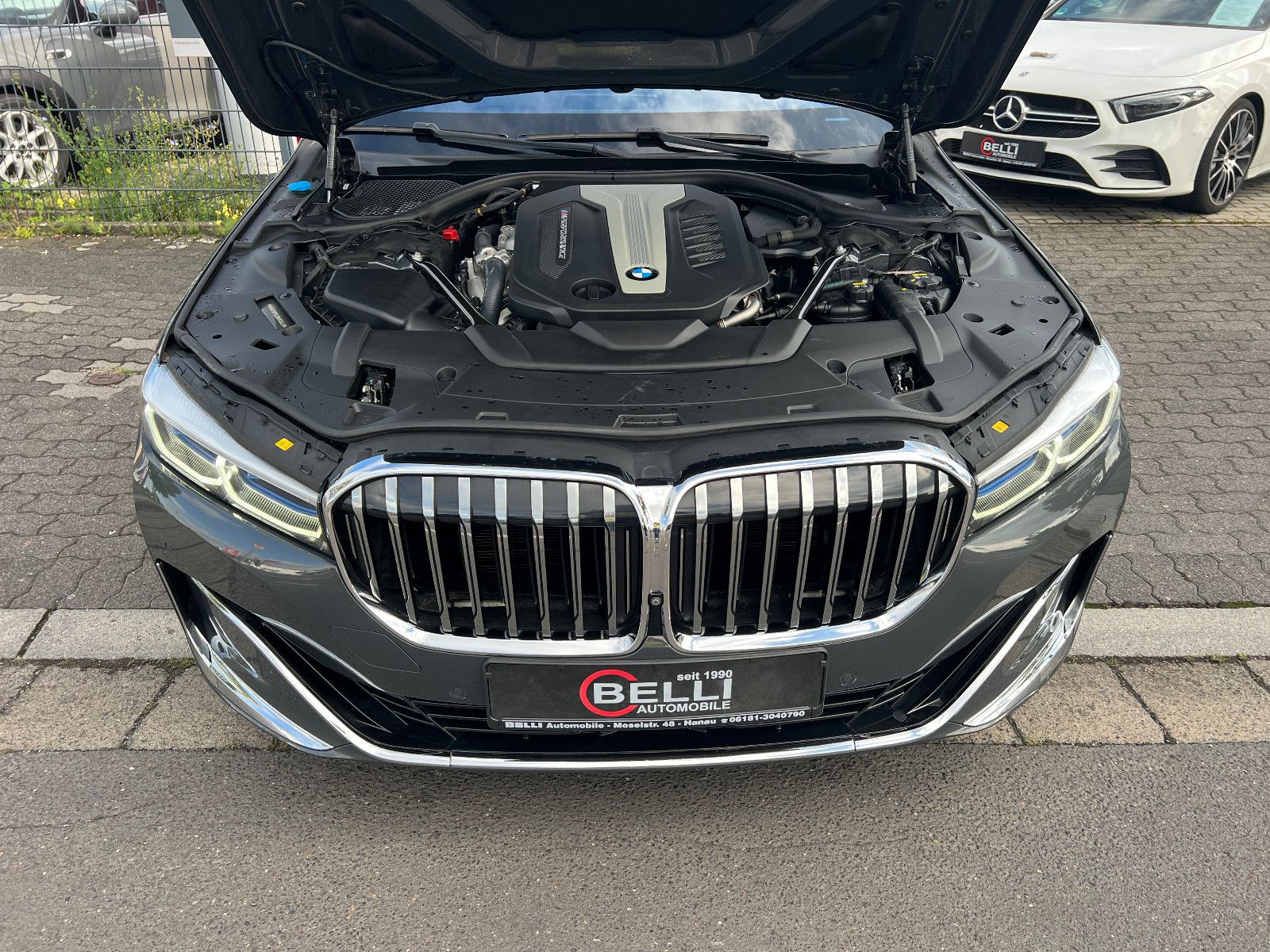BMW 750 d xDrive HUD HK FINANZIERUNG